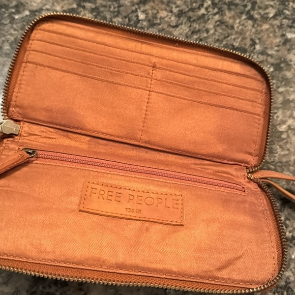 Free people brown wallet - Picture 3 of 8